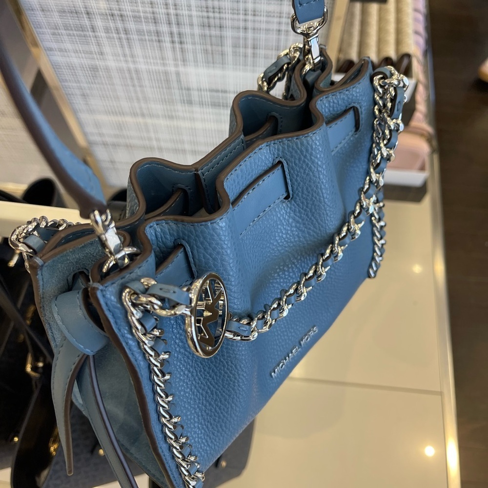 MICHAEL KORS Mina Small Chain Convertible Crossbody XBody Bag
Cornflower Belted - Picture 15 of 16